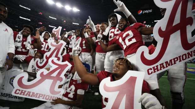 Alabama celebrates 2021 playoff win